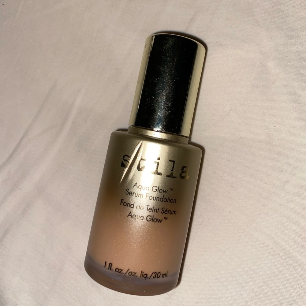 Medium STILA FOUNDATION